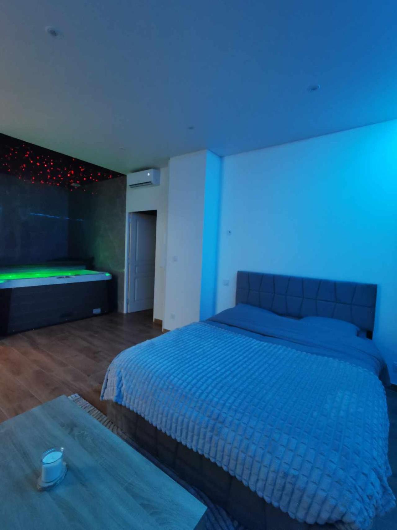 L'etoile Jacuzzi Detente & Confort *