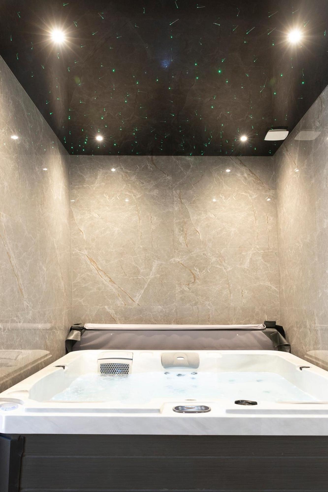 L'etoile Jacuzzi Detente & Confort *